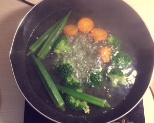 香煎鸡胸肉-健身减肥食谱