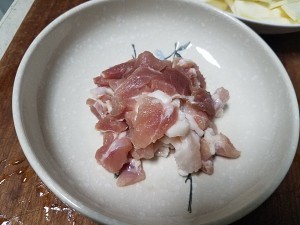 健康养生佳品茭白炒肉的做法