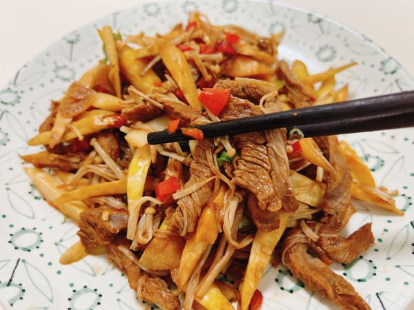 剁椒笋尖炒牛肉