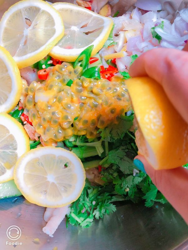 柠檬百香果泡凤爪