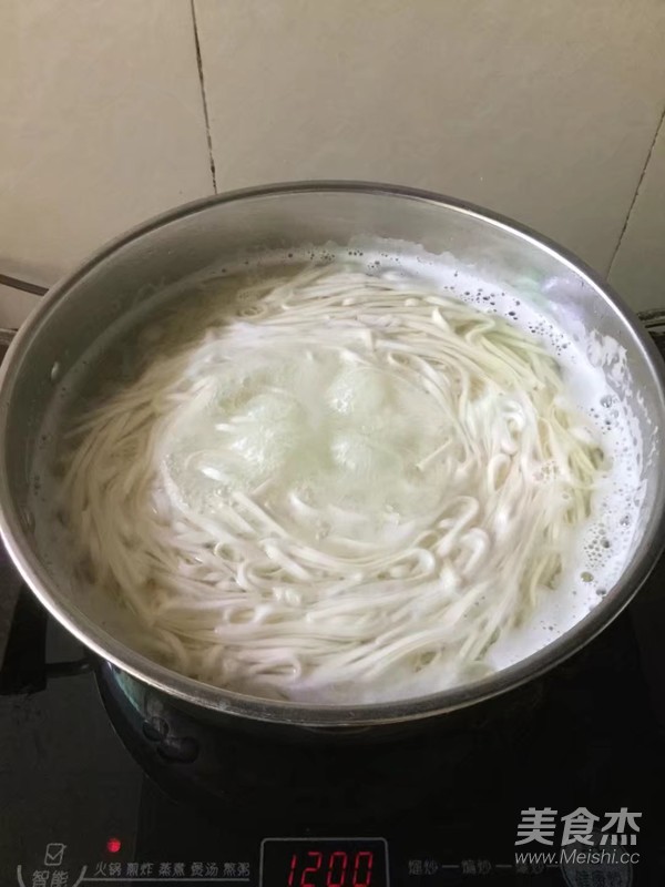 炸酱青菜面的做法