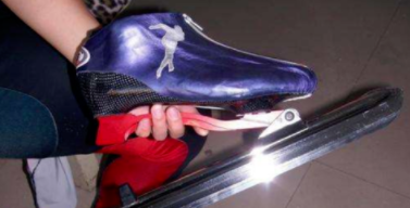 花样滑冰冰刀怎样固定在冰鞋鞋底