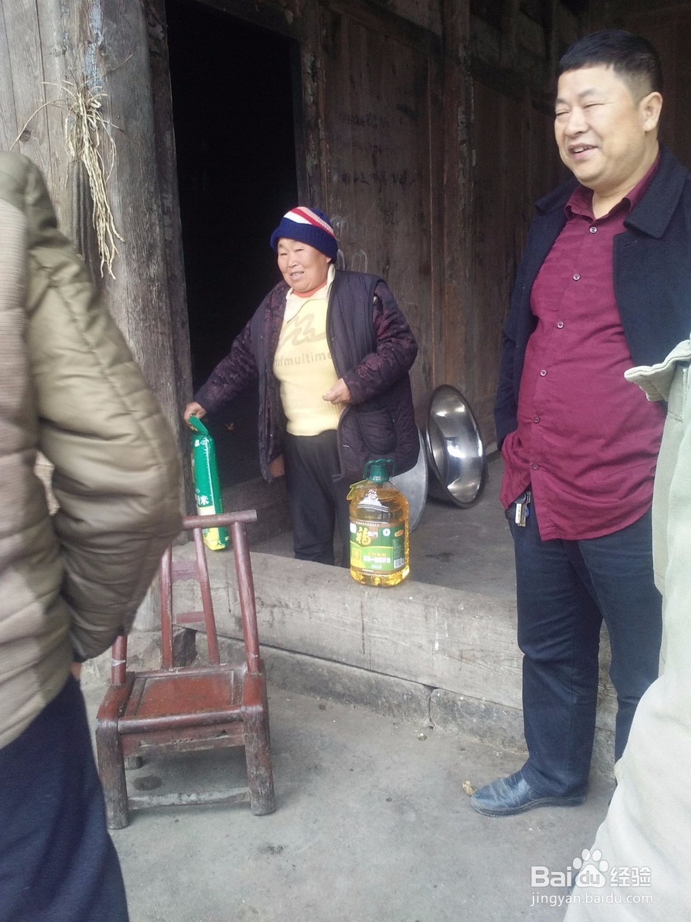 鸣凤村干部们工作认真经常走访贫困户记实