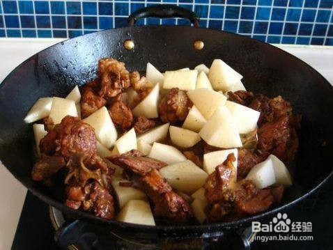 排骨烧萝卜的做法