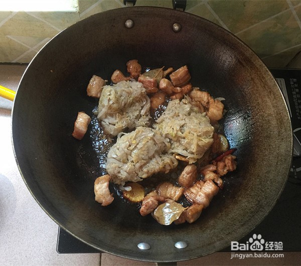 家常五花肉炖酸菜冻豆腐