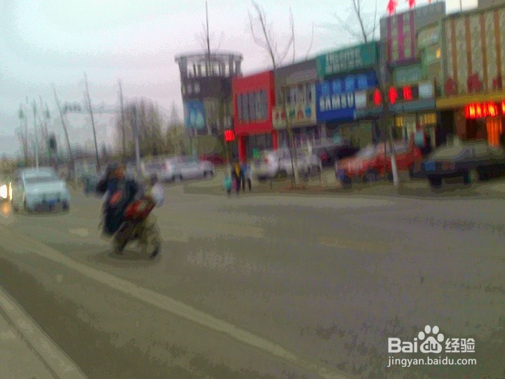 行驶的车辆怎样在通道中安全行驶