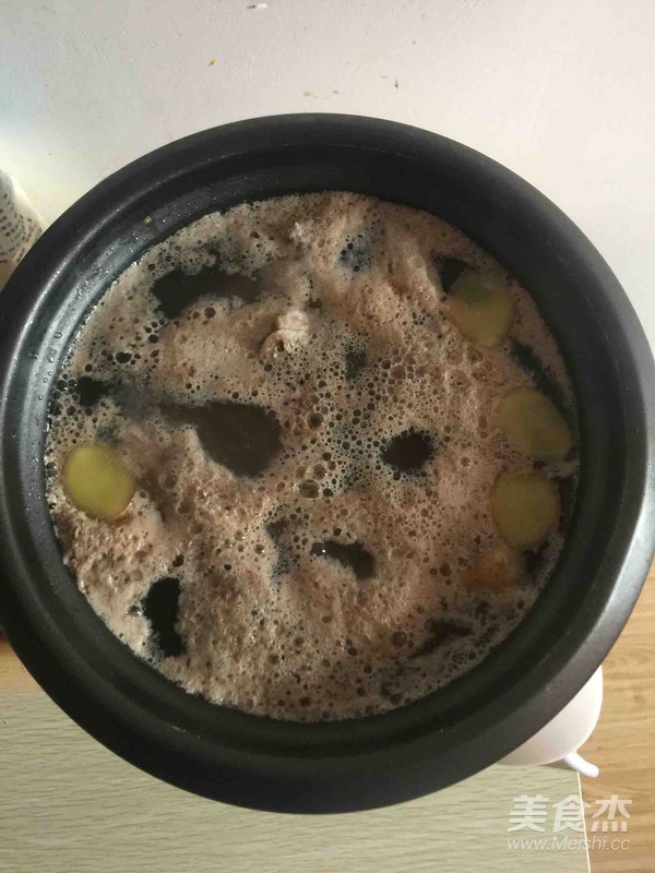 玉米排骨汤的做法