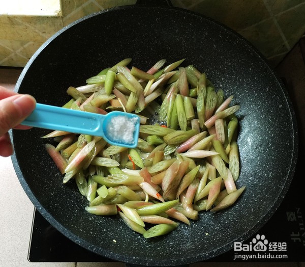 酸辣嫩藕带的制作方法
