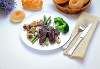 妈妈叫你回家吃喵喵侠牛排啦