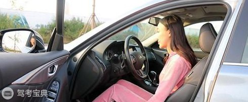 科目二想要不挂科,这些倒车入库的技巧要注意了