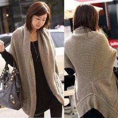 深色的毛衣要怎么搭配才好看