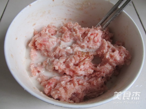 炸肉丸的家常做法