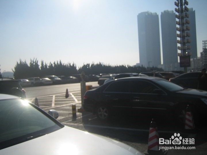 老年人在外出的时候怎样停车和驾驶