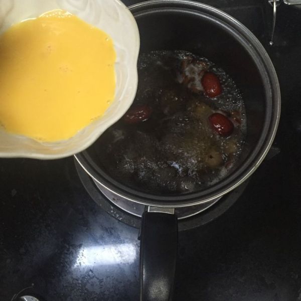 红枣桂圆鸡蛋甜汤