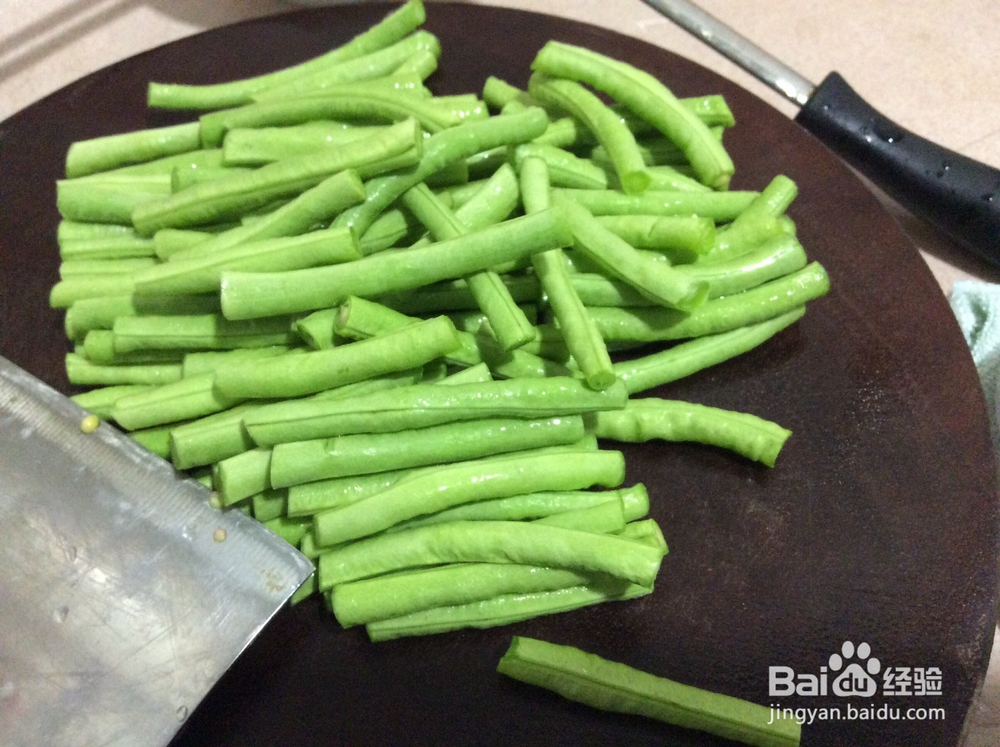 给红烧肉加点菜——豇豆红烧肉的做法