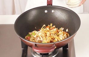 家常菜:西红柿炒面条