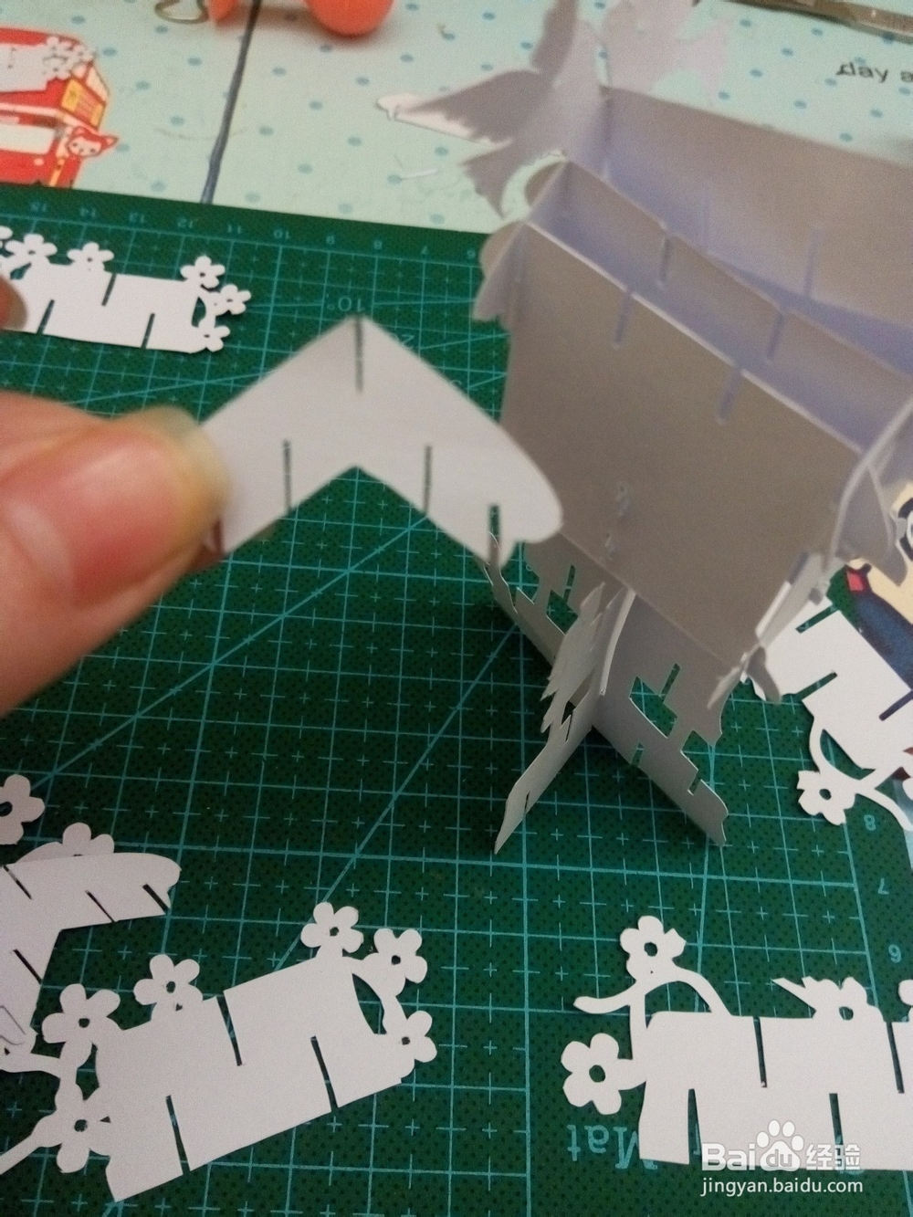 DIY手工剪纸3D立体鸟屋