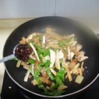 怎么做干煸五花肉杏鲍菇