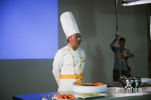 去烹饪厨师学校学技术怎么样