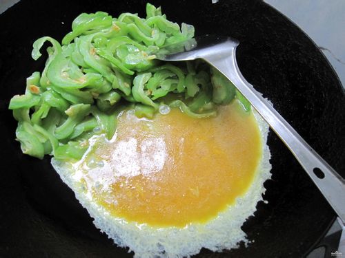 苦瓜炒蛋