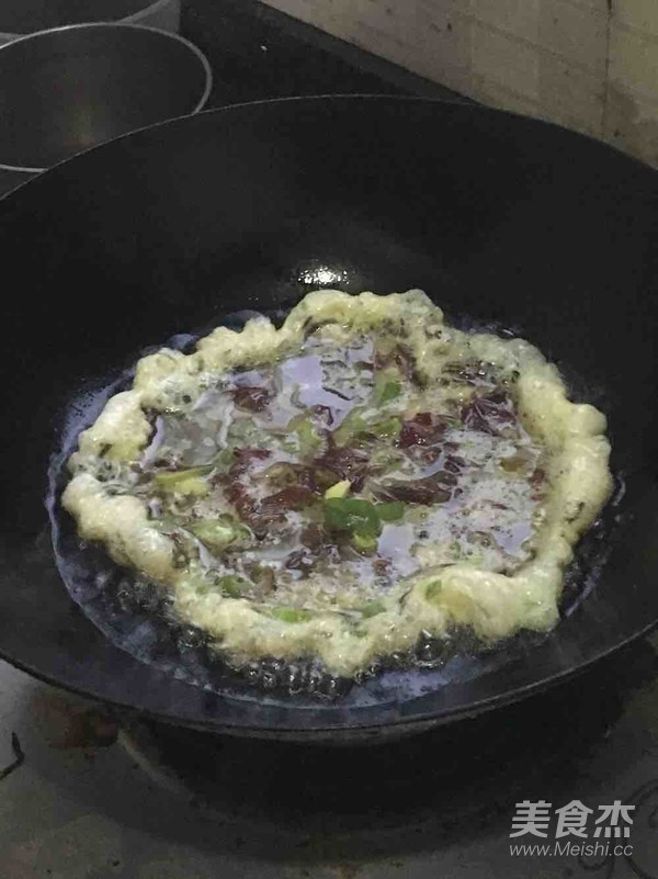 香椿炒鸡蛋的做法