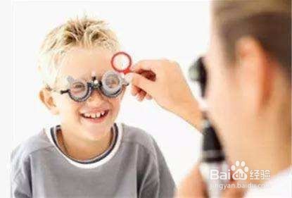 医院视力检查与配镜