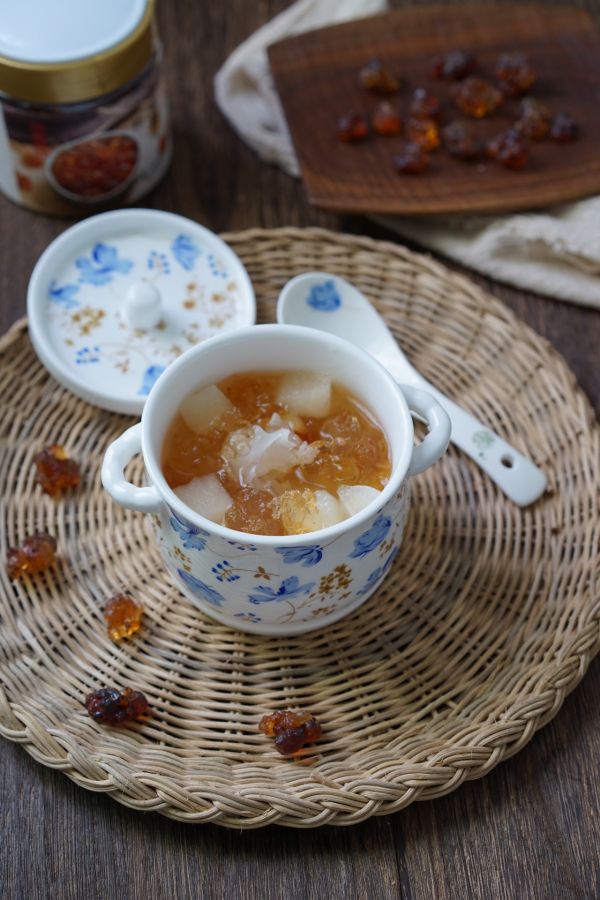 桃胶银耳雪梨汁