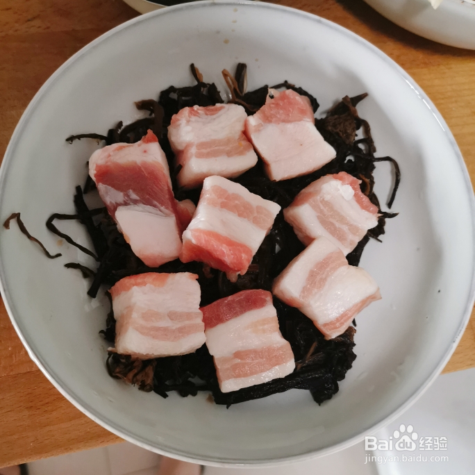 爽脆可口的梅干菜烧肉