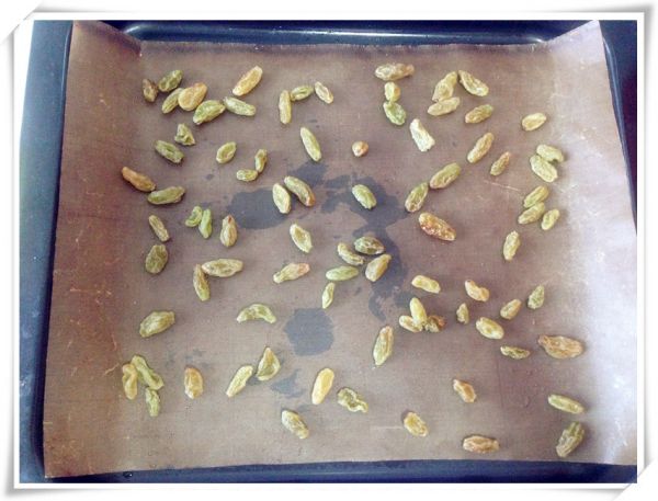 葡萄干戚风蛋糕卷