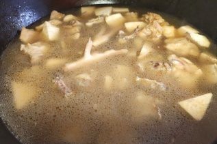 芋头焖鸡怎么做