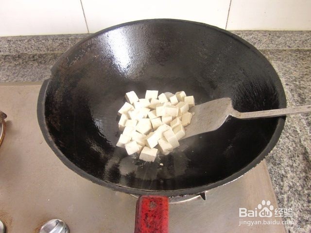 食疗菜谱1、降血糖的苦瓜炖豆腐和南瓜虾皮汤