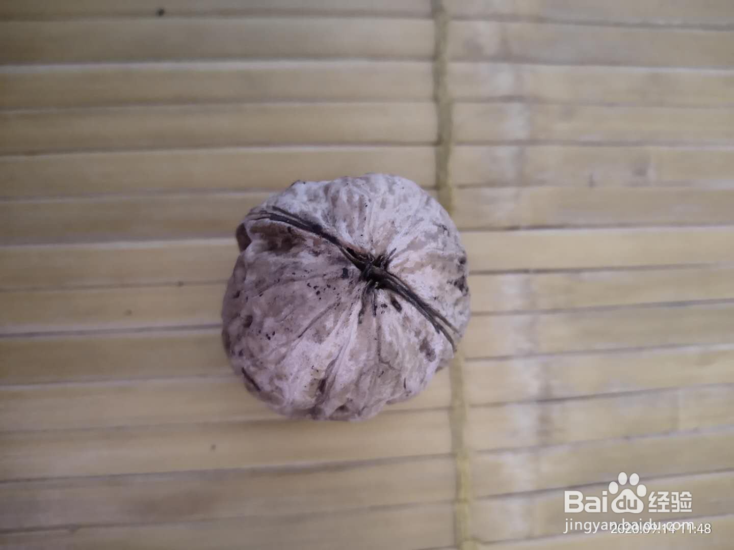 如何快速的剥核桃皮