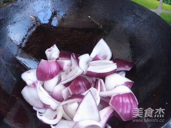 鸡蛋炒洋葱的做法