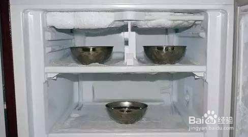 如何清理冰箱的厚冰