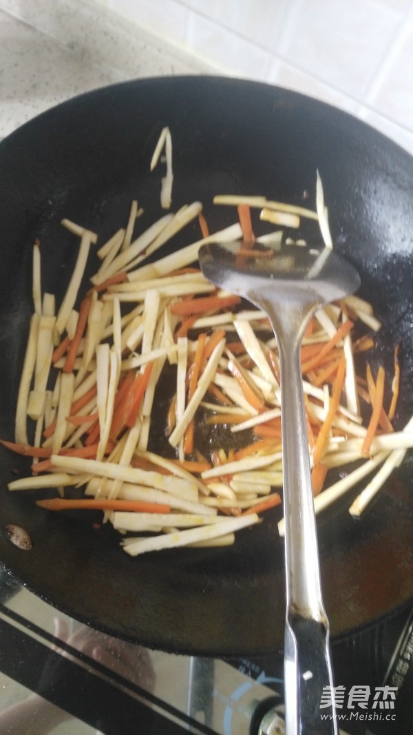 水笋炒肉丝的做法