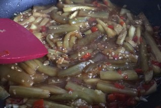 蚝油烧茄子。