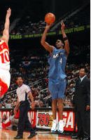 打篮球如何投三分球