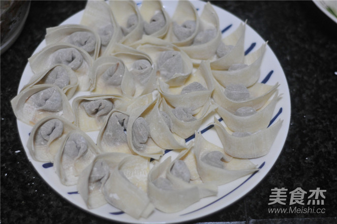 鹌鹑蛋牛肉馄饨