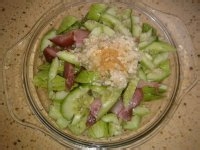 美味的凉拌黄瓜