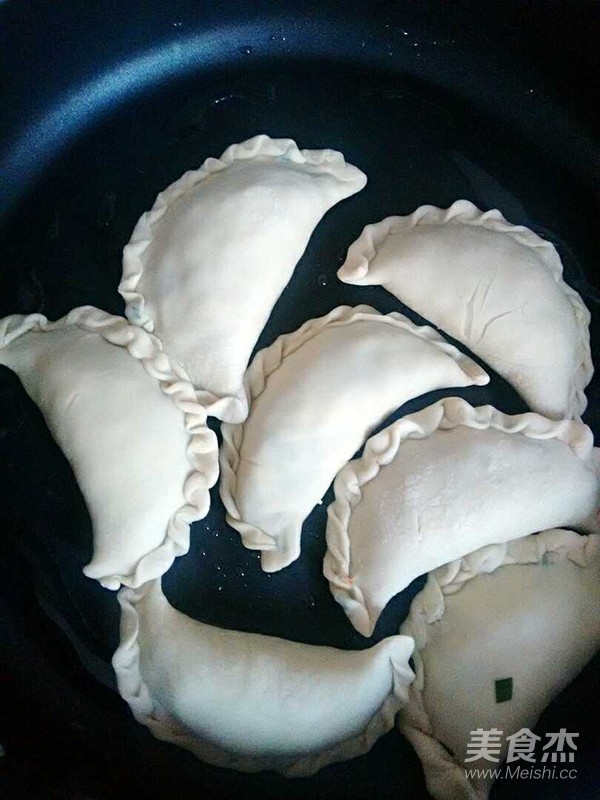 韭菜盒子的做法