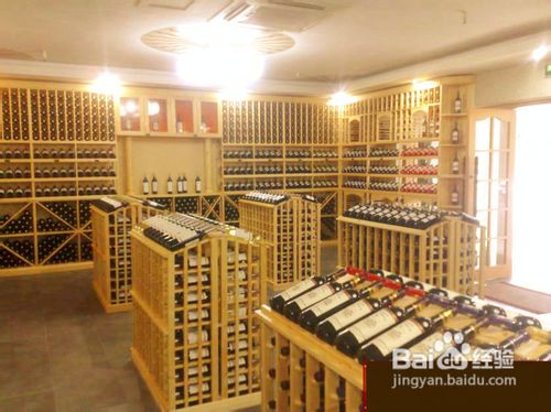 红酒专卖店的红酒架装修设计