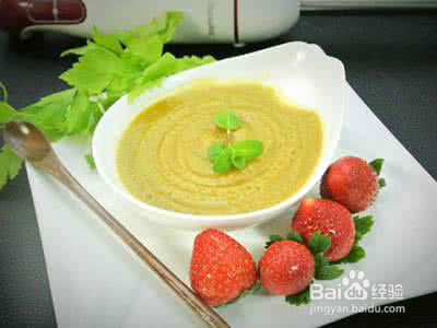 婴儿的第一次辅食4-6个月