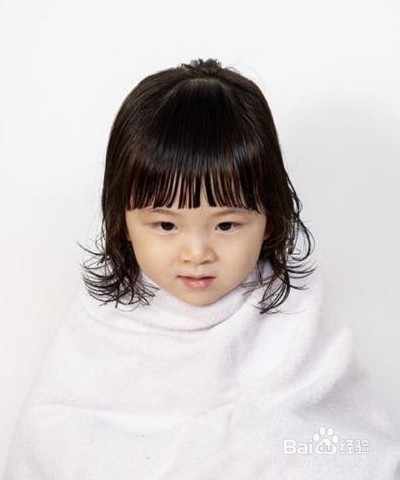 怎样给男宝女宝剪个刘海