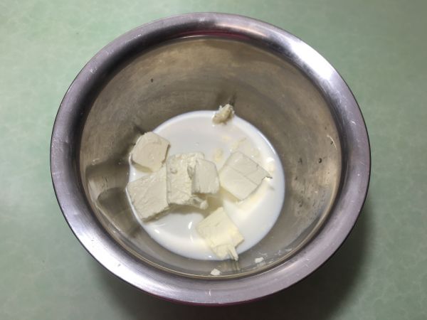 拉花轻乳酪蛋糕