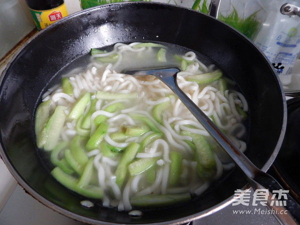 丝瓜鸡蛋乌东面