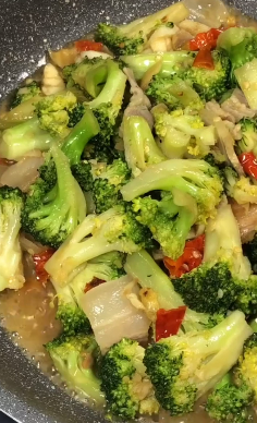 怎么做腊肉炒西兰花