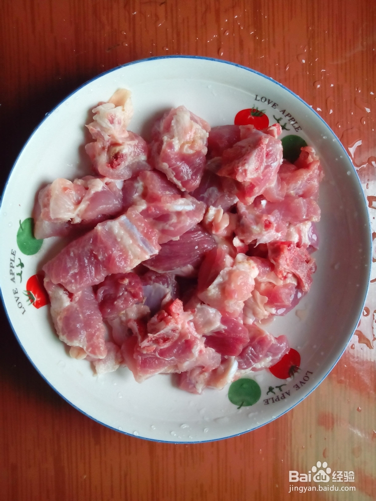 电饭煲蒸菜：[1]蒸排骨