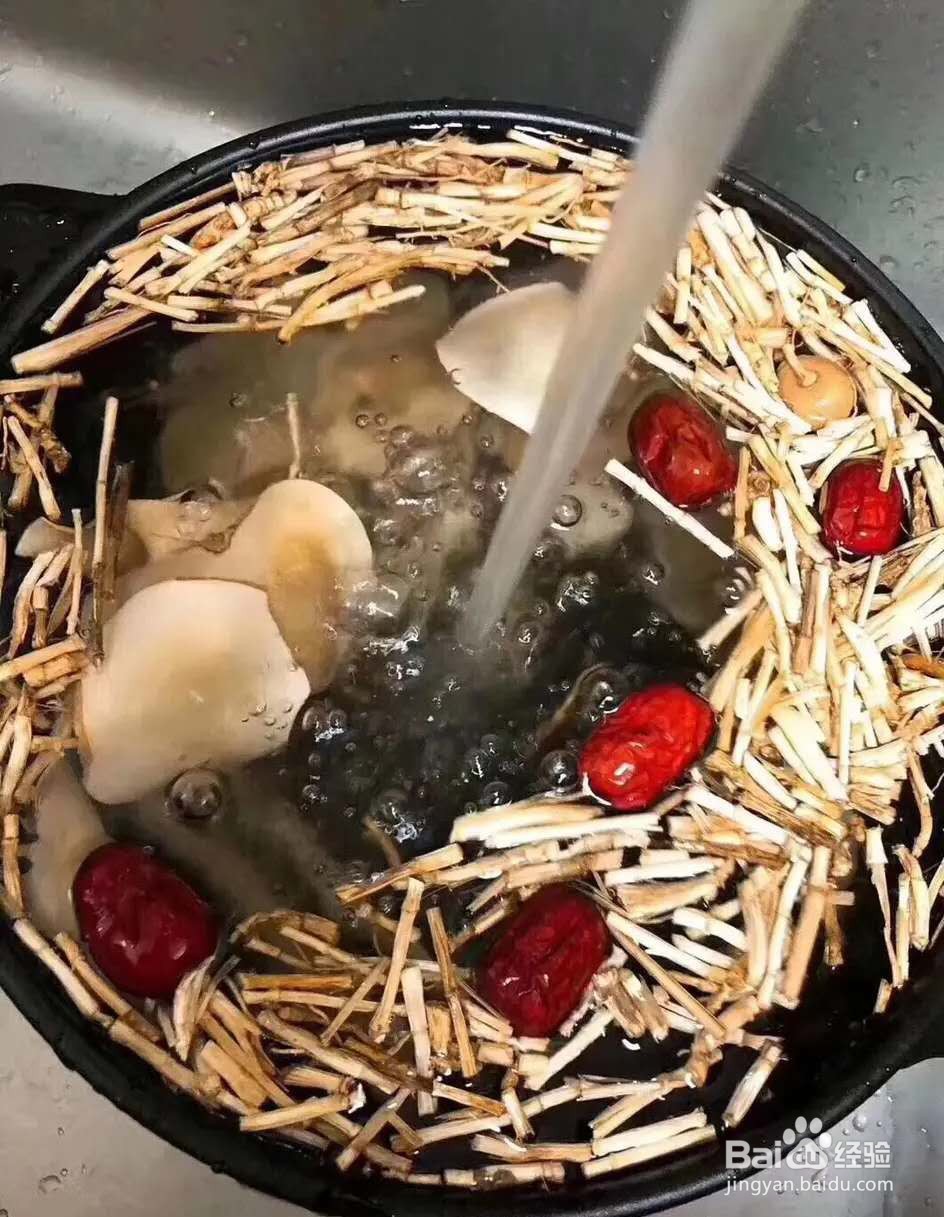 竹蔗茅根汤的做法