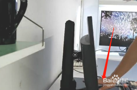 电脑显示器怎么调升降