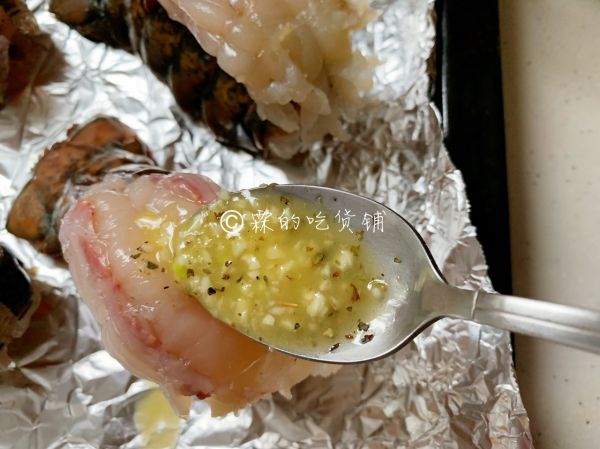 柠香蒜茸焗烤龙虾尾